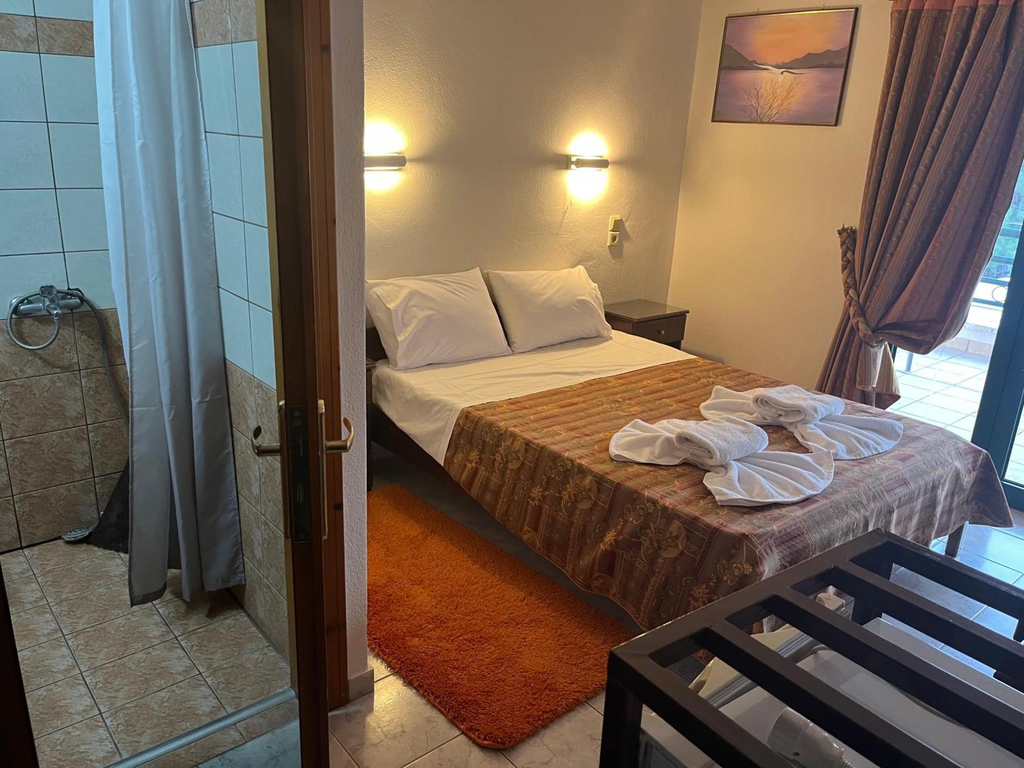 Apolis Hotel Mouzaki Bagian luar foto